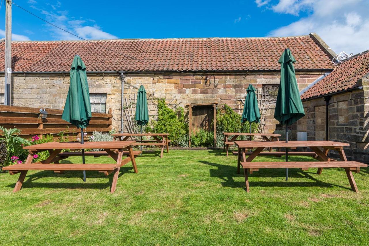 The Witching Post Inn Egton Extérieur photo