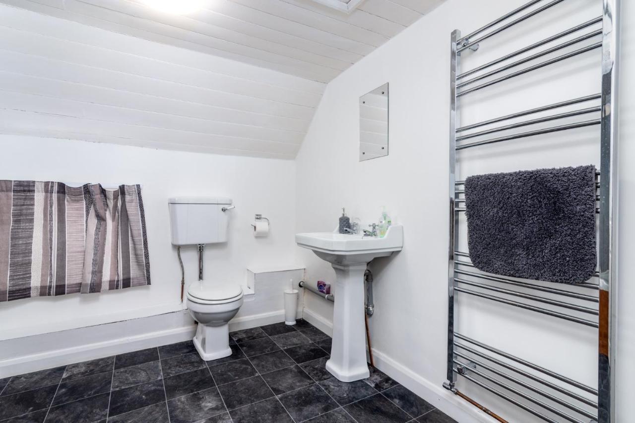 The Witching Post Inn Egton Extérieur photo